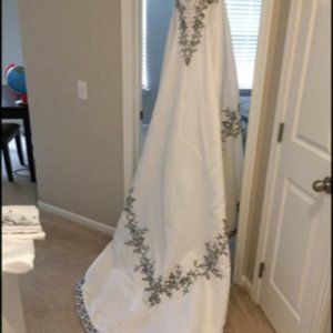 Mori Lee Wedding Dress - Size 16 - Never Worn